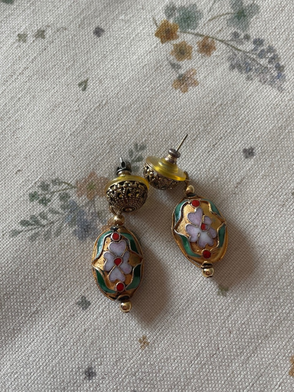 EUC Vintage Chinese Cloisonné Enamel Drop Earrings in Gilded Brass Oval Beads - Picture 2 of 7